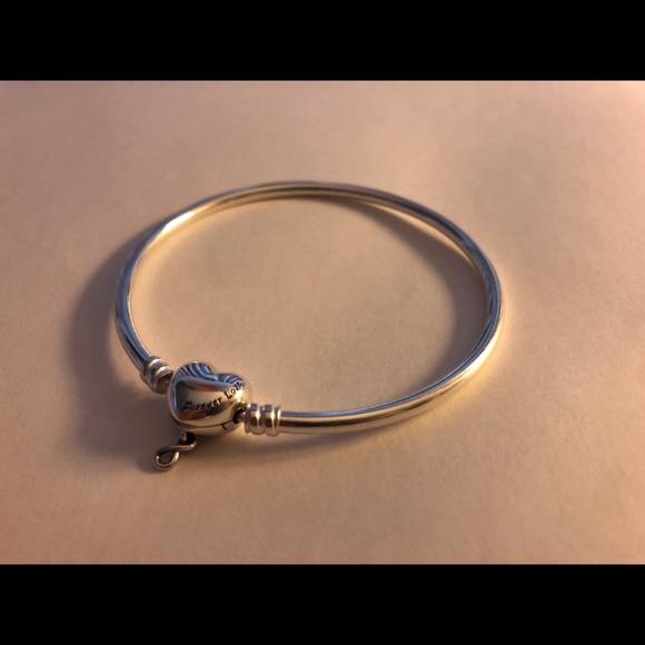 Pandora Moments Infinity Heart Clasp Bangle Pandora Moments Infinity Heart Clasp Bangle